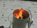 空き缶で焚き火